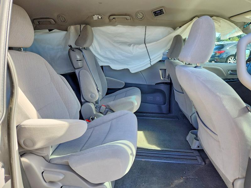 Photo 11 from auction – 2017 TOYOTA SIENNA with VIN 5TDKZ3DC5HS837467