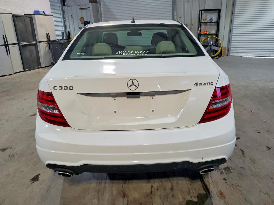 Photo 6 from auction – 2013 MERCEDES-BENZ C with VIN WDDGF8AB5DR281635
