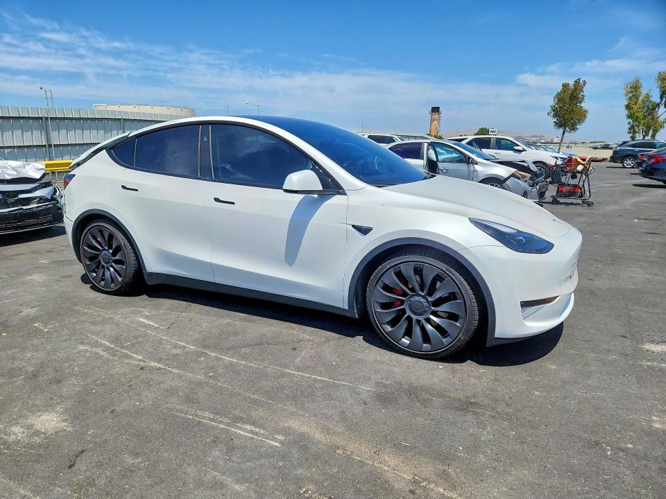 Photo 4 from auction – 2023 TESLA MODEL Y with VIN 7SAYGDEF2PF942827