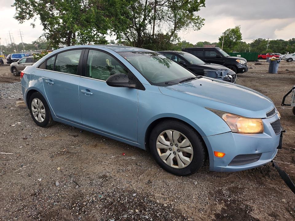 Photo 4 from auction – 2012 CHEVROLET CRUZE with VIN 1G1PC5SH2C7172928
