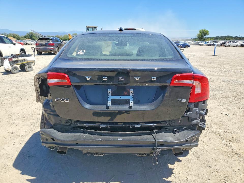 Photo 6 from auction – 2016 VOLVO S60 with VIN YV126MFK0G1391057