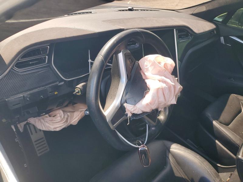 Photo 8 from auction – 2015 TESLA MODEL S with VIN 5YJSA1H29FF098649