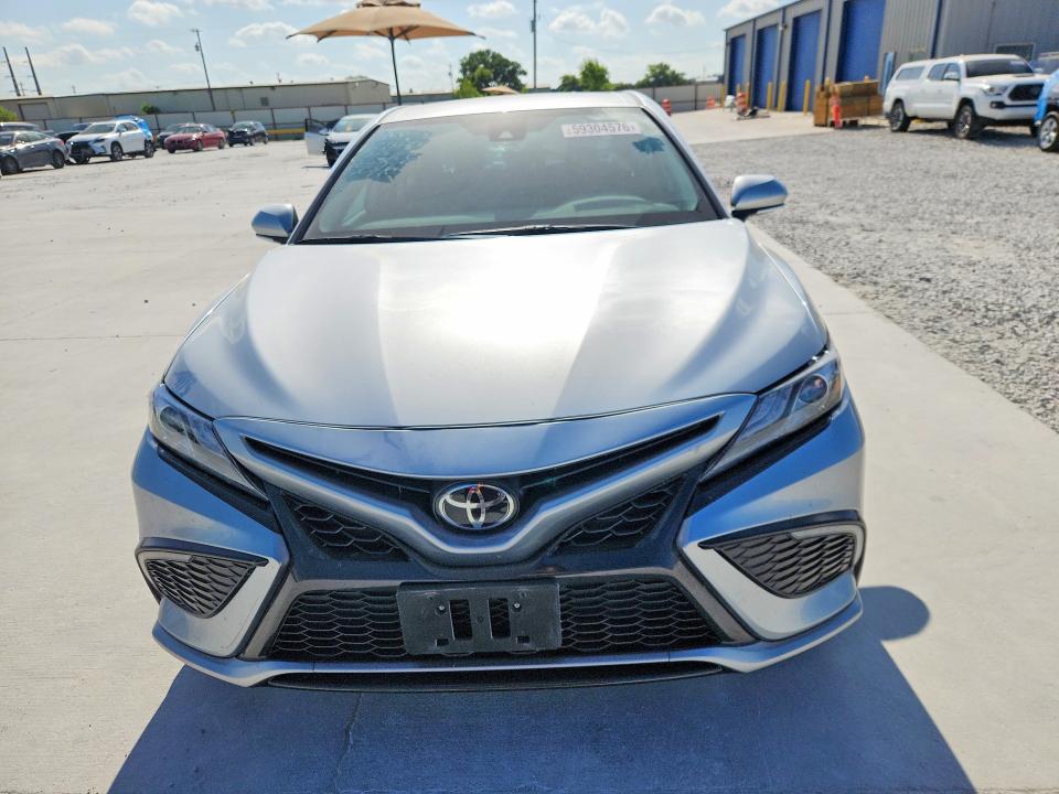 Photo 5 from auction – 2022 TOYOTA CAMRY with VIN 4T1K61AK2NU716861