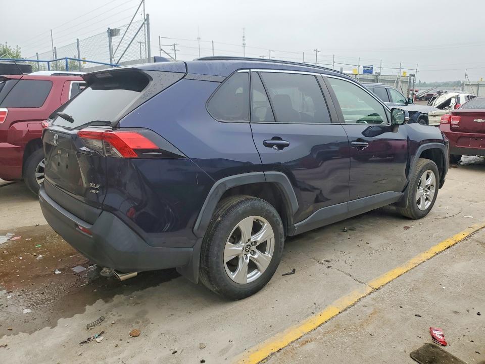 Photo 3 from auction – 2020 TOYOTA RAV4 with VIN JTMP1RFV7LD054654