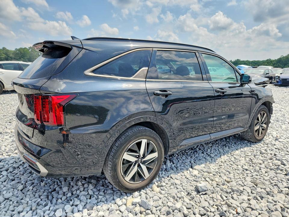 Photo 3 from auction – 2021 KIA SORENTO with VIN 5XYRL4LC2MG020455