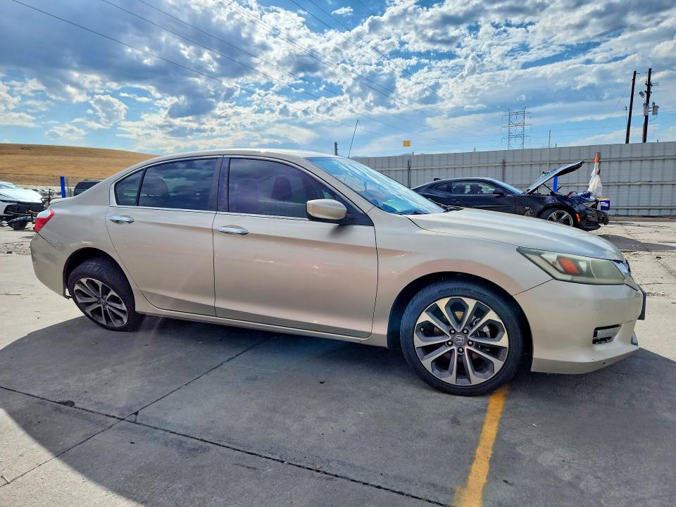 Photo 4 from auction – 2014 HONDA ACCORD with VIN 1HGCR2F54EA290666