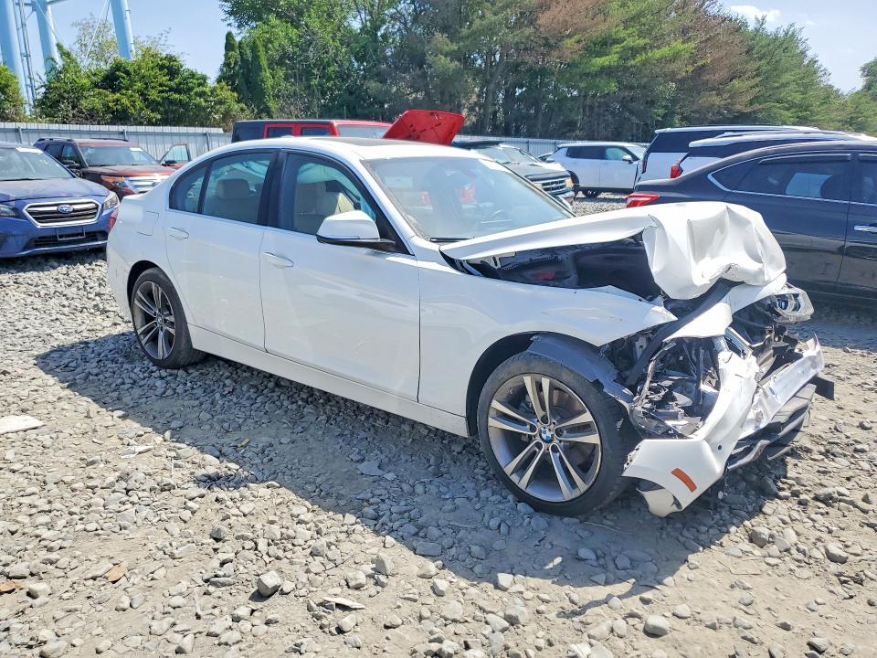 Photo 4 from auction – 2018 BMW 330 with VIN WBA8D9C50JEM34049