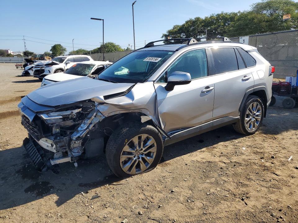 TOYOTA RAV4 2022 with VIN 2T3C1RFV0NC212032 - Photo from auction