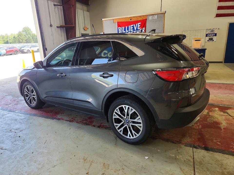 Photo 2 from auction – 2020 FORD ESCAPE with VIN 1FMCU9H65LUA97431