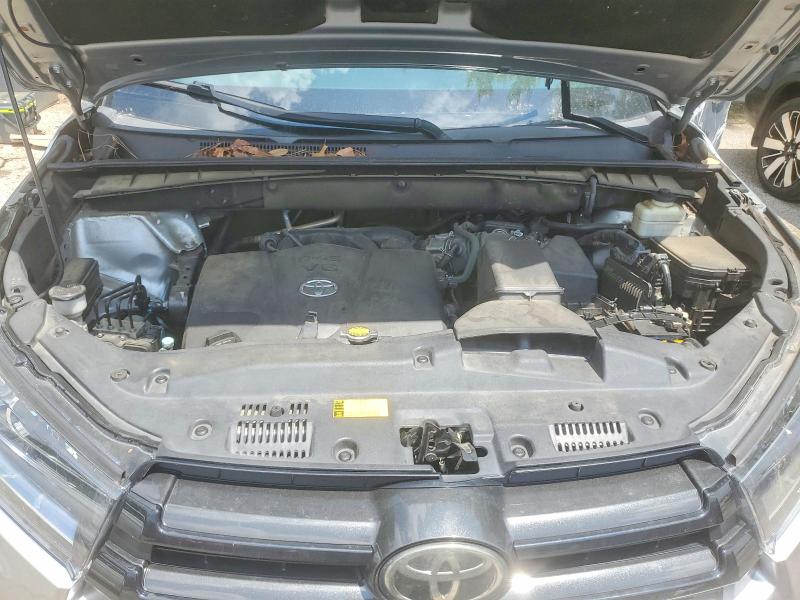 Photo 11 from auction – 2017 TOYOTA HIGHLANDER with VIN 5TDKZRFH3HS520055