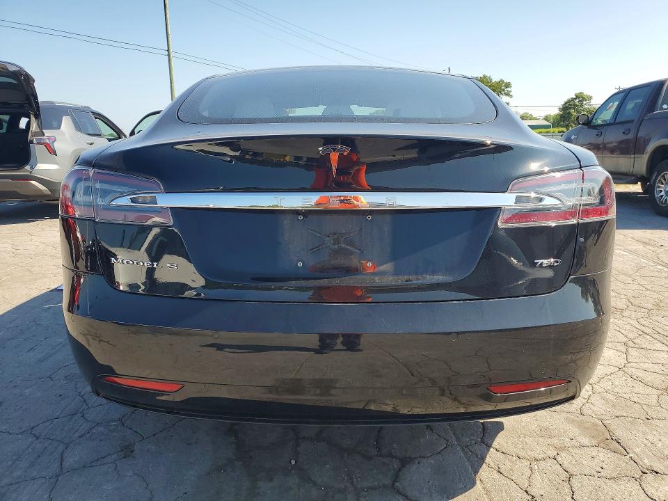 Photo 6 from auction – 2018 TESLA MODEL S with VIN 5YJSA1E25JF243151