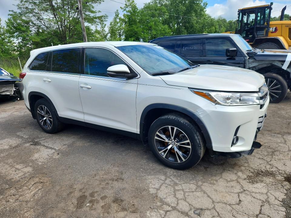 Photo 4 from auction – 2019 TOYOTA HIGHLANDER with VIN 5TDBZRFH3KS729898
