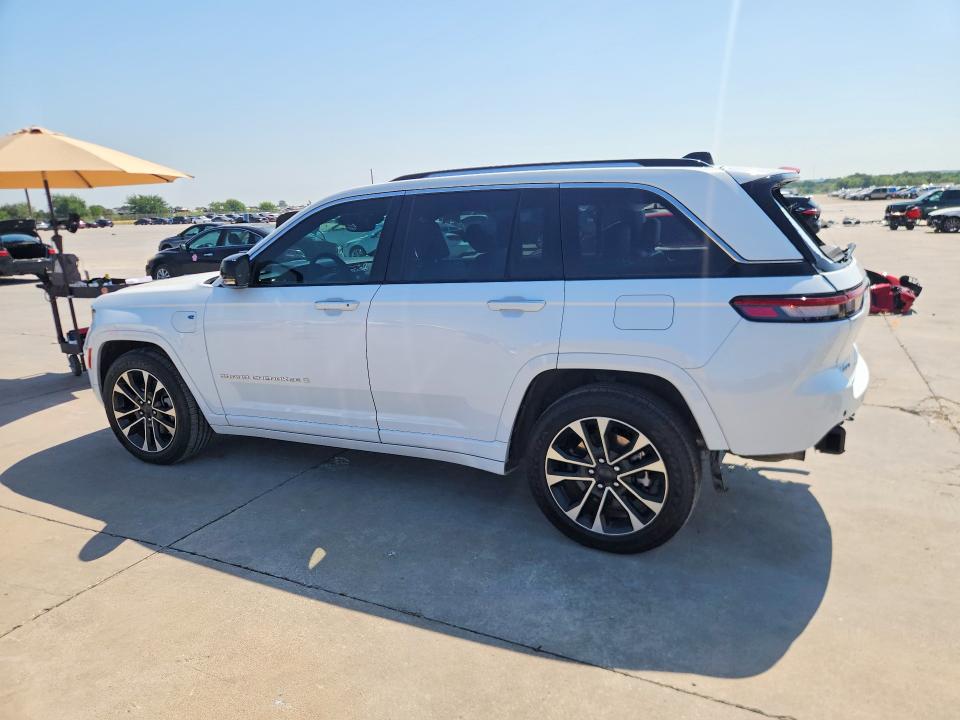 Снимка 2 от търг – 2023 JEEP GRAND CHEROKEE с VIN 1C4RJYD64P8791064