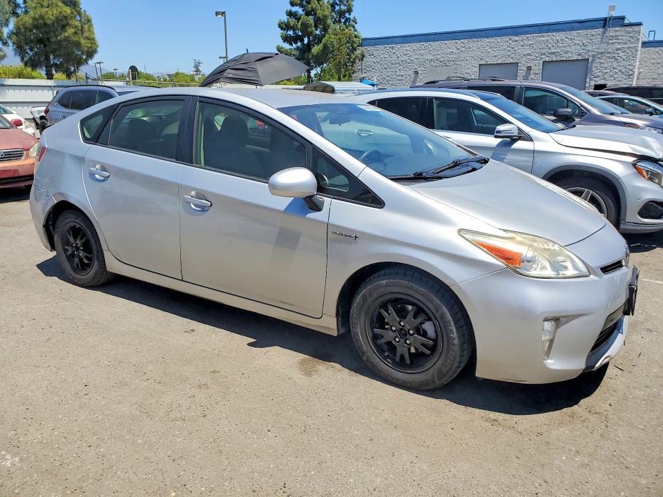 Photo 4 from auction – 2015 TOYOTA PRIUS with VIN JTDKN3DU2F0475103