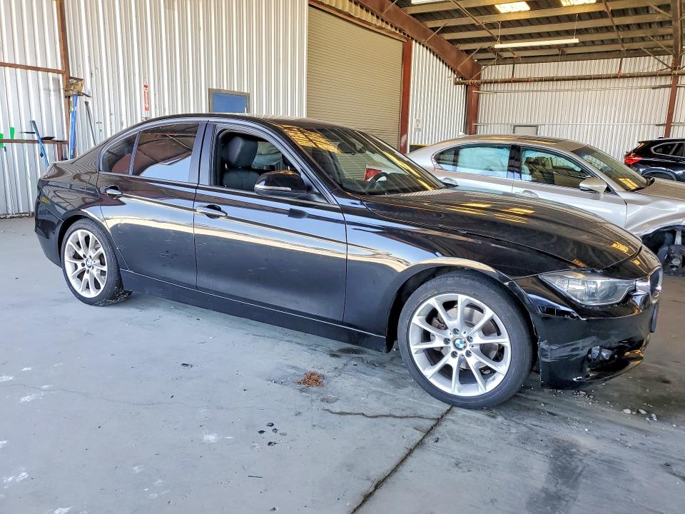 Photo 4 from auction – 2014 BMW 320 with VIN WBA3B1C52EK133243