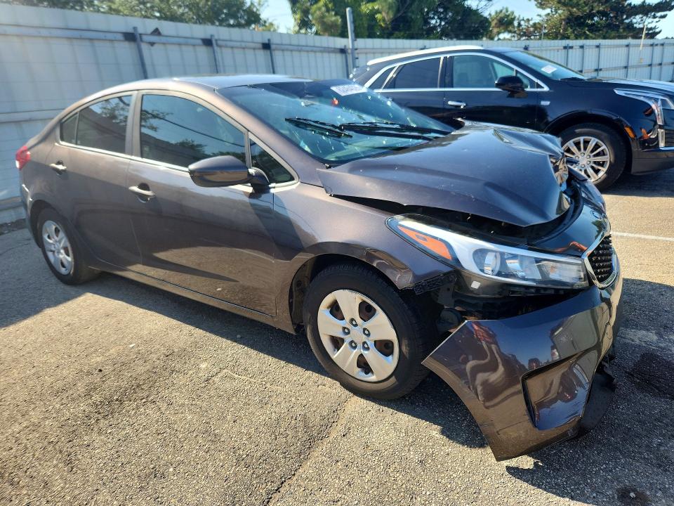 Photo 4 from auction – 2017 KIA FORTE with VIN 3KPFK4A75HE160370