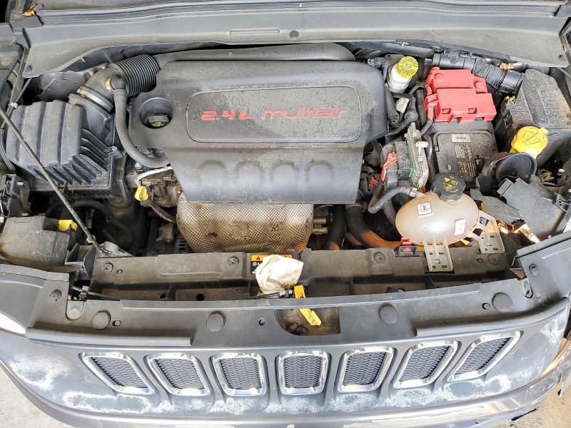 Photo 12 from auction – 2018 JEEP RENEGADE with VIN ZACCJBBB1JPH39510