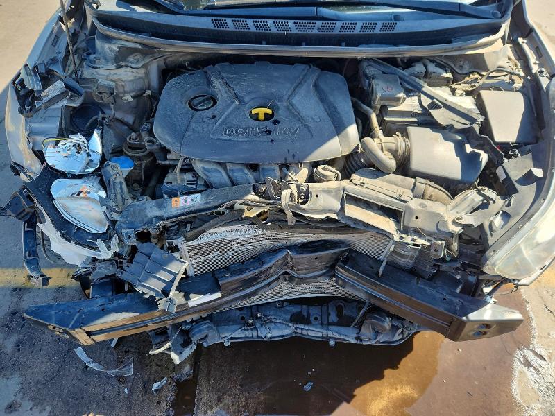 Photo 11 from auction – 2016 HYUNDAI ELANTRA with VIN 5NPDH4AE8GH686278