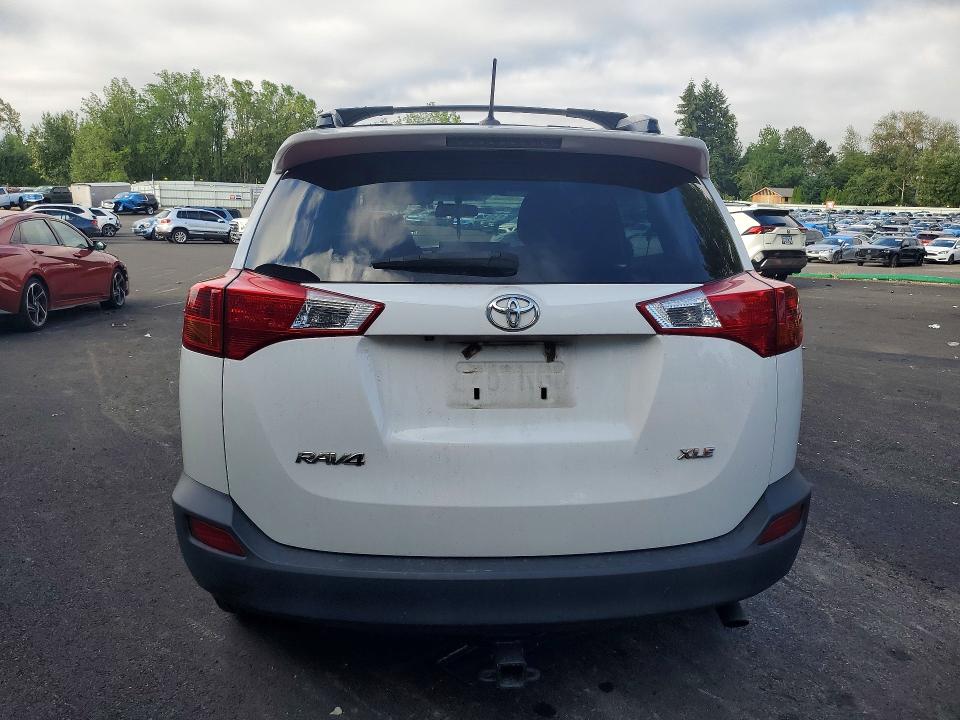 Photo 6 from auction – 2015 TOYOTA RAV4 with VIN JTMWFREV1FJ044528
