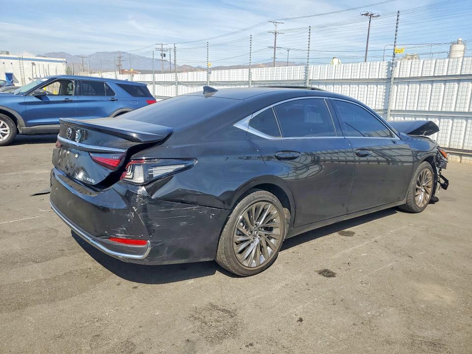صورة رقم 3 من المزاد - 2025 LEXUS ES 300H مع VIN 58AEA1C10SU073513
