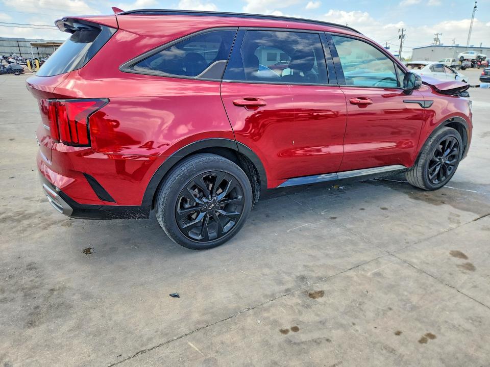 Photo 3 from auction – 2021 KIA SORENTO with VIN 5XYRK4LF5MG060185