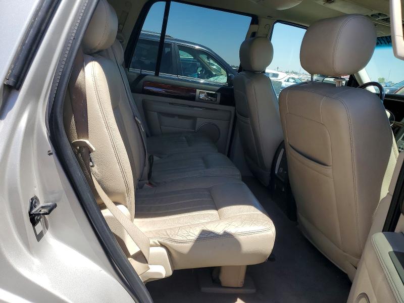 Photo 11 from auction – 2003 LINCOLN NAVIGATOR with VIN 5LMFU28R63LJ00662