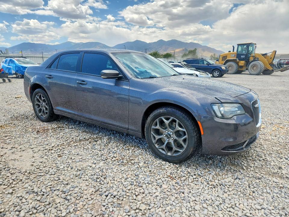 Photo 4 from auction – 2015 CHRYSLER 300 with VIN 2C3CCAGGXFH899570