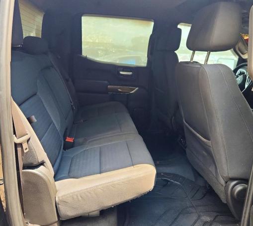 Photo 10 from auction – 2019 CHEVROLET SILVERADO with VIN 3GCUYEED8KG132182