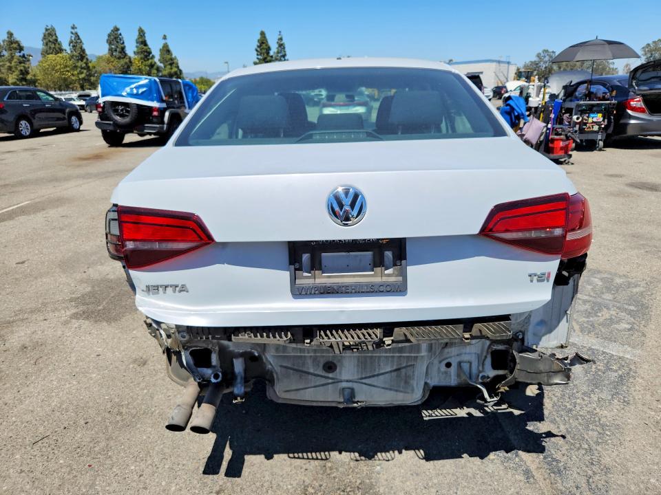 Photo 6 from auction – 2017 VOLKSWAGEN JETTA with VIN 3VW2B7AJ4HM393610