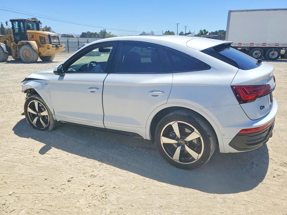 Снимка 2 от търг – 2023 AUDI Q5 с VIN WA16AAFY3P2118711