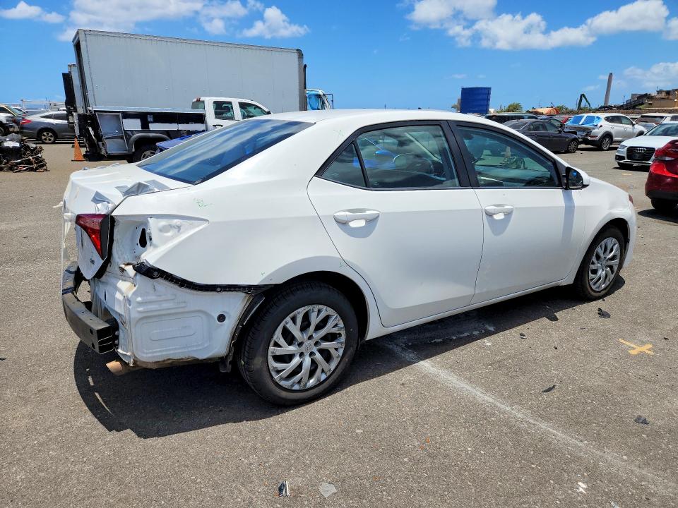 Photo 3 from auction – 2018 TOYOTA COROLLA with VIN 5YFBURHE2JP758866