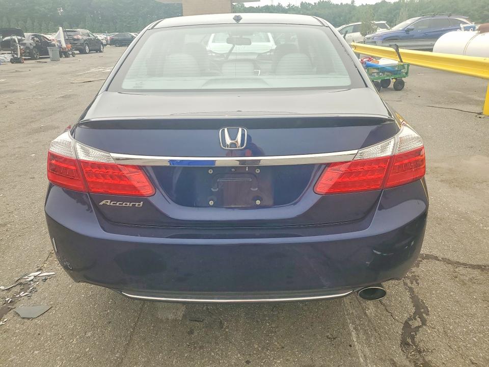 Photo 6 from auction – 2014 HONDA ACCORD with VIN 1HGCR2F82EA165532