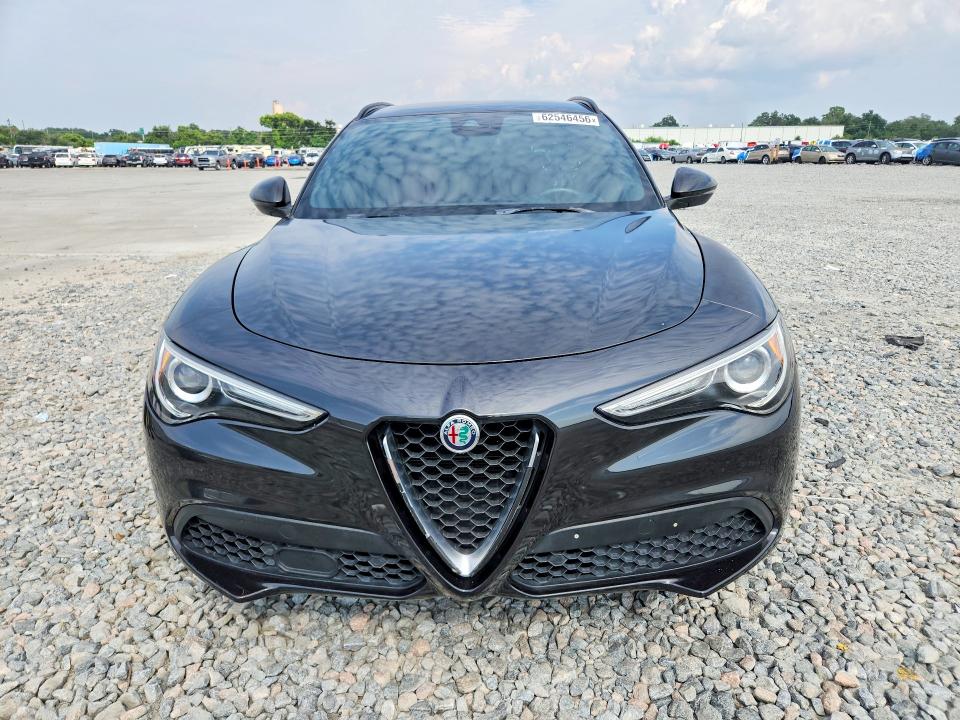 Photo 5 from auction – 2018 ALFA ROMEO STELVIO with VIN ZASFAKNN4J7C00385