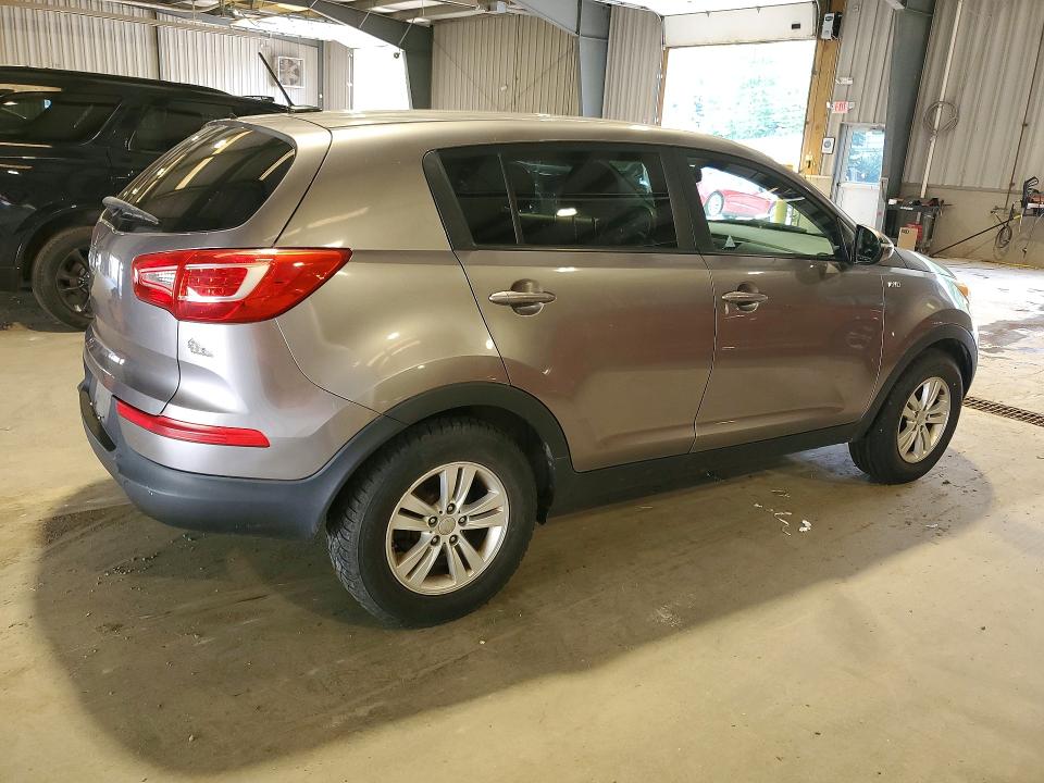 Photo 3 from auction – 2011 KIA SPORTAGE with VIN KNDPBCA29B7102272