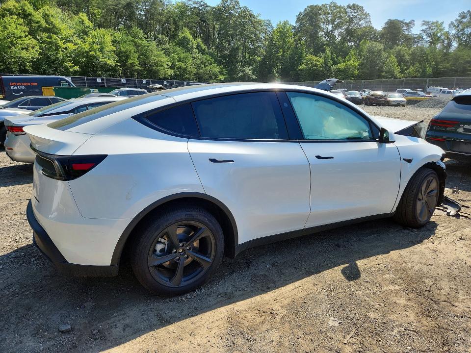 Photo 3 from auction – 2026 TESLA MODEL Y with VIN 7SAYGDEE5TA674872