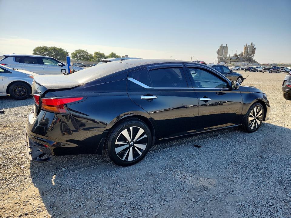 Photo 3 from auction – 2020 NISSAN ALTIMA with VIN 1N4BL4DV6LC186455