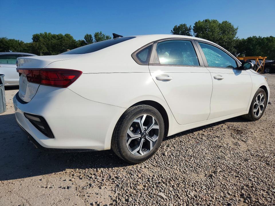 Photo 3 from auction – 2021 KIA FORTE with VIN 3KPF24AD1ME337450