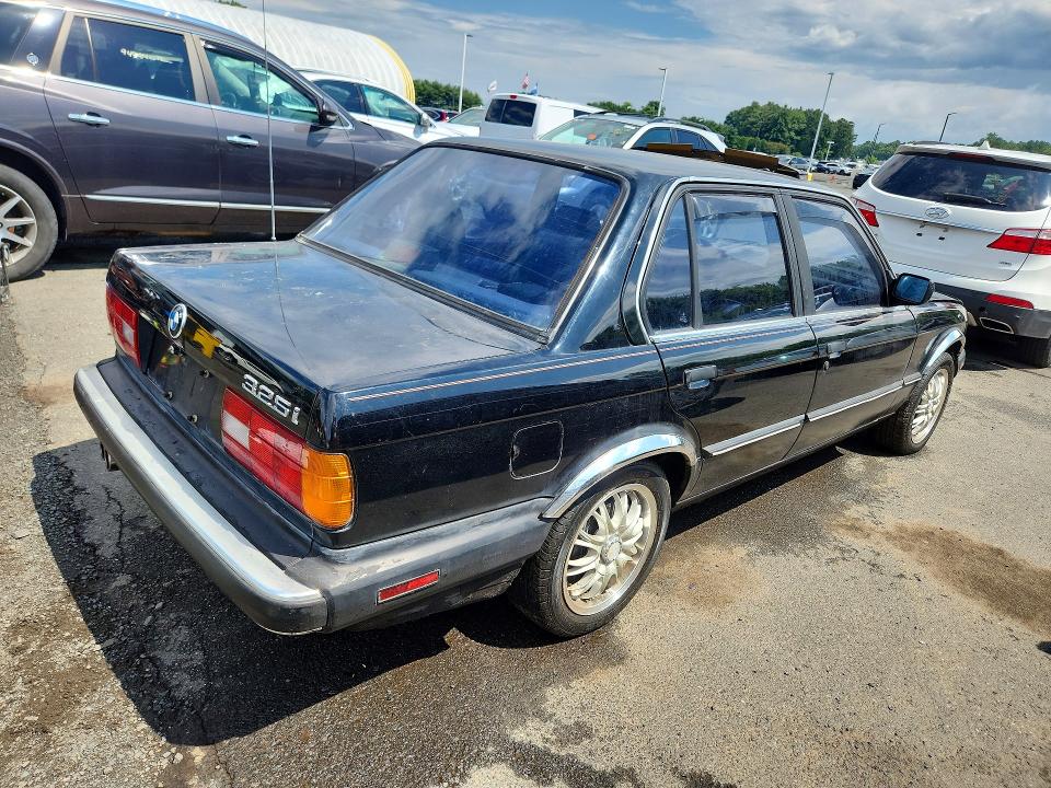Photo 3 from auction – 1988 BMW 325 with VIN WBAAD2308J8843492