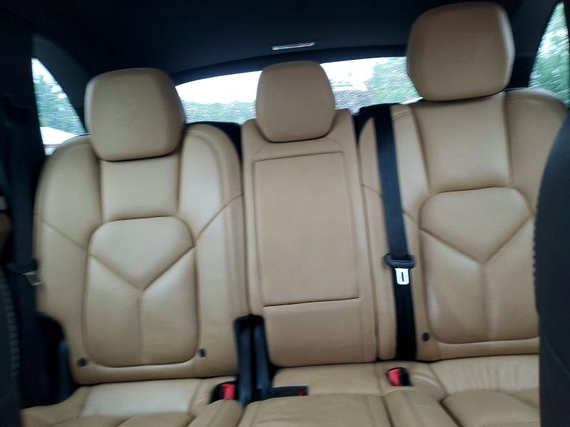 Photo 10 from auction – 2018 PORSCHE CAYENNE with VIN WP1AA2A25JKA05471