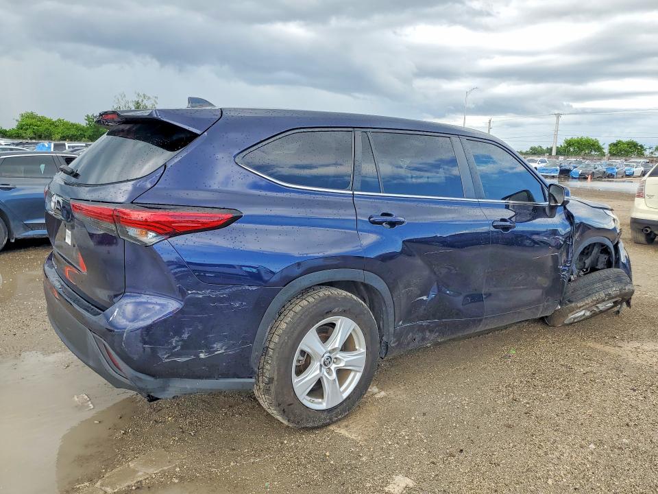 Фото 3 с аукциона – 2023 TOYOTA HIGHLANDER с VIN 5TDKDRAH5PS040412