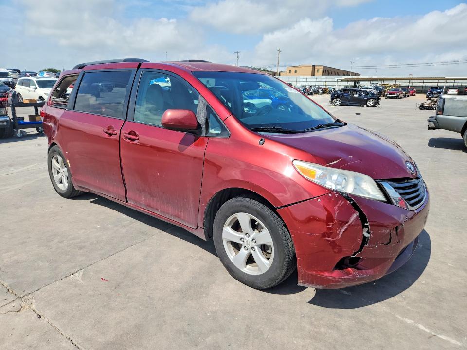 Photo 4 from auction – 2011 TOYOTA SIENNA with VIN 5TDKK3DC3BS033079