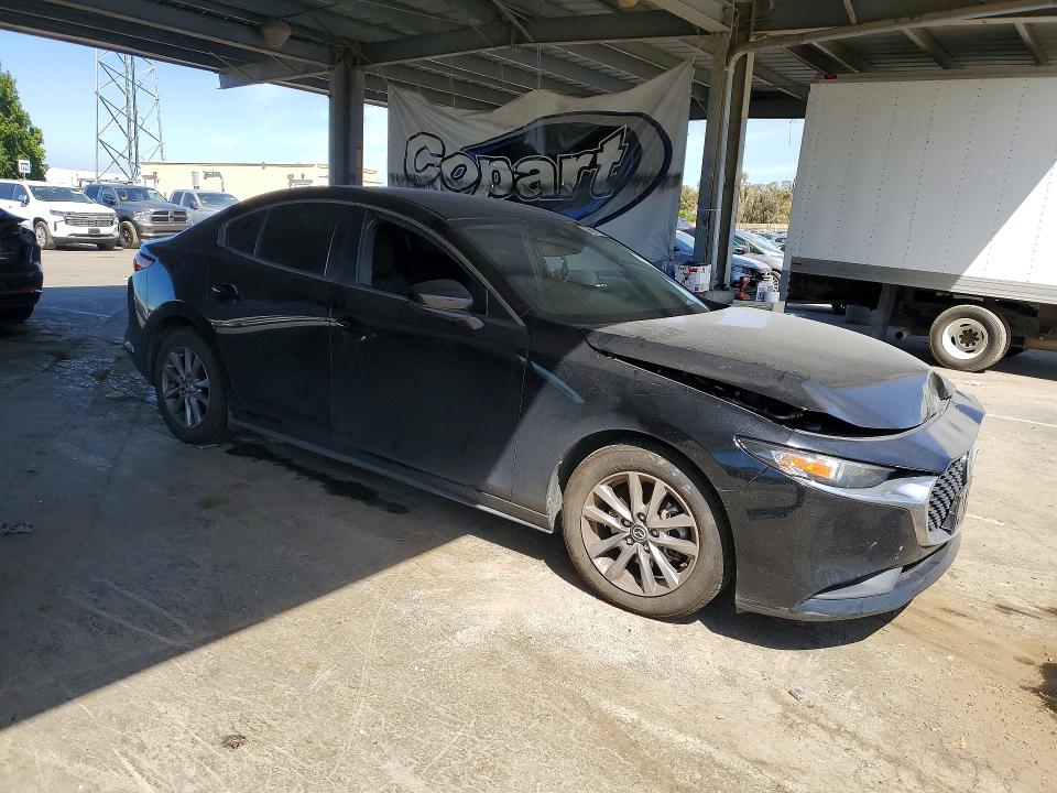 Photo 4 from auction – 2020 MAZDA 3 with VIN JM1BPABL3L1166626