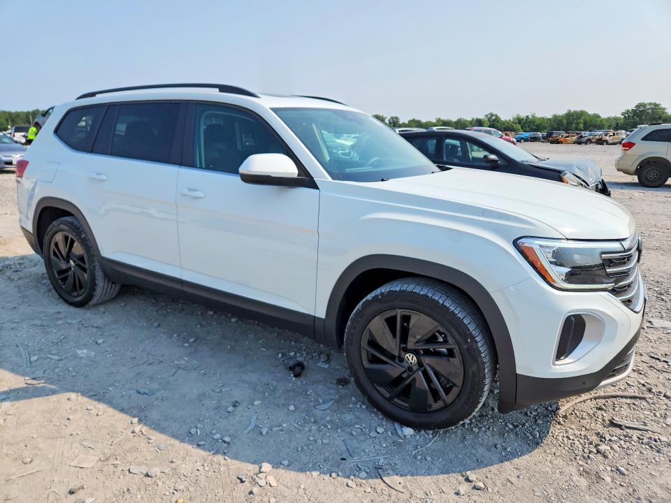 Photo 4 from auction – 2024 VOLKSWAGEN ATLAS with VIN 1V2KR2CA5RC502821