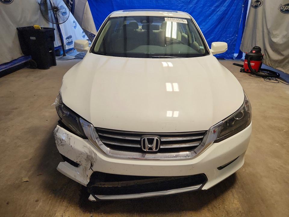 Photo 5 from auction – 2015 HONDA ACCORD with VIN 1HGCR2F89FA151578