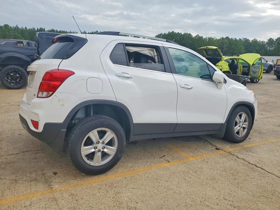 Photo 3 from auction – 2017 CHEVROLET TRAX with VIN 3GNCJLSB7HL282248