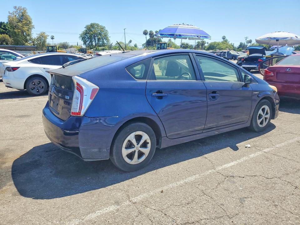 Photo 3 from auction – 2013 TOYOTA PRIUS with VIN JTDKN3DU2D1723499