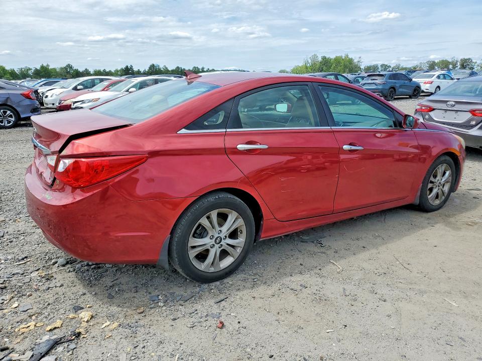 Photo 3 from auction – 2011 HYUNDAI SONATA with VIN 5NPEC4ACXBH293389