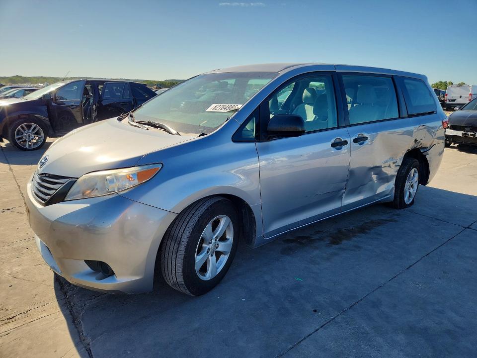 TOYOTA SIENNA 2017 with VIN 5TDZZ3DC5HS885386 - Photo from auction