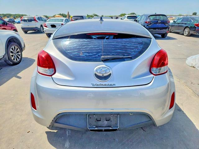 Photo 6 from auction – 2015 HYUNDAI VELOSTER with VIN KMHTC6AD0FU241921