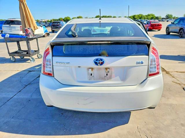 Photo 6 from auction – 2015 TOYOTA PRIUS with VIN JTDKN3DU0F0430967